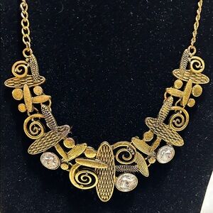 + EUC Gold Tone Chic Intricate Design Necklace -  20”